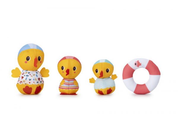 TRES PATOS JUNTO AL AGUA