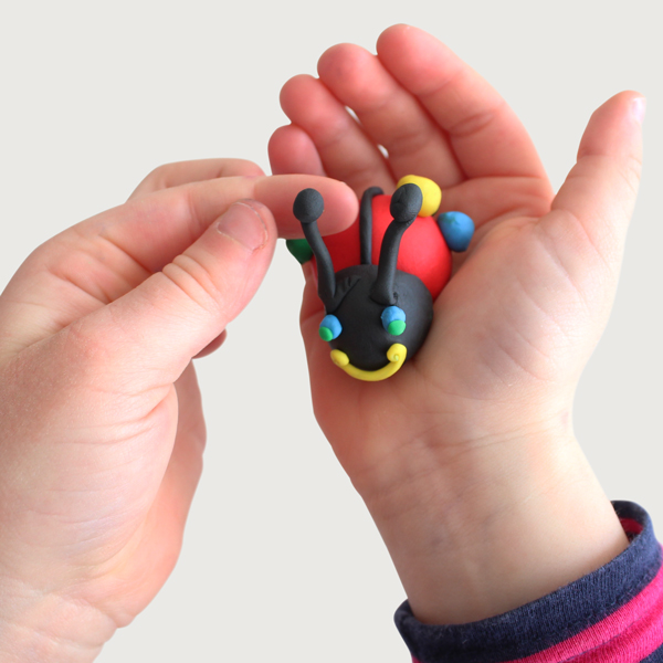 PAQUETE DE PLASTILINA 6 COLORES - Imagen 4