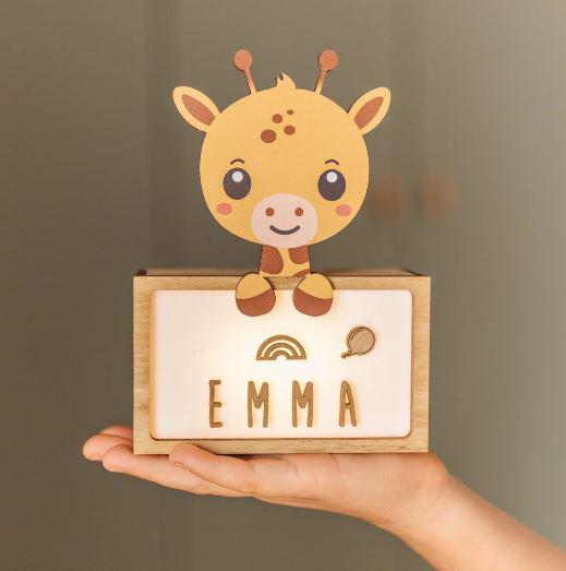 LAMPARA PEQUEÑA JIRAFA CON KIT DE LETRAS